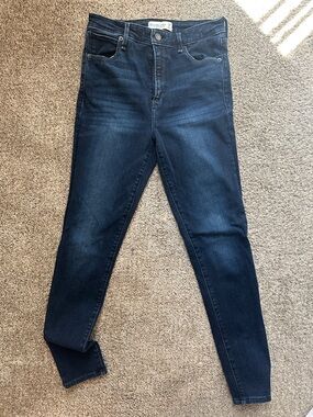 Abercrombie & Fitch Women’s Skinny Jeans in Dark Indigo Wash